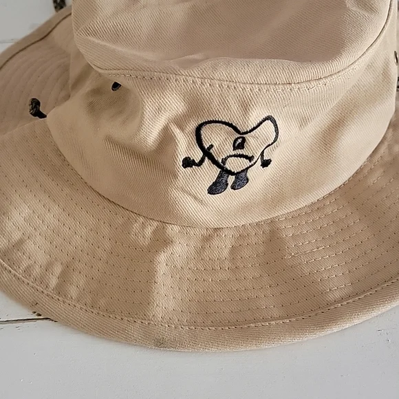 BAD Bunny Canvas Bucket Hat - Picture 4 of 4